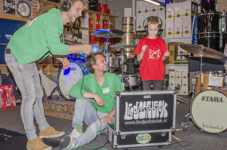 Wens in vervulling door Liedjesfabriek, Make A Wish en muziekwinkel Stockenhof